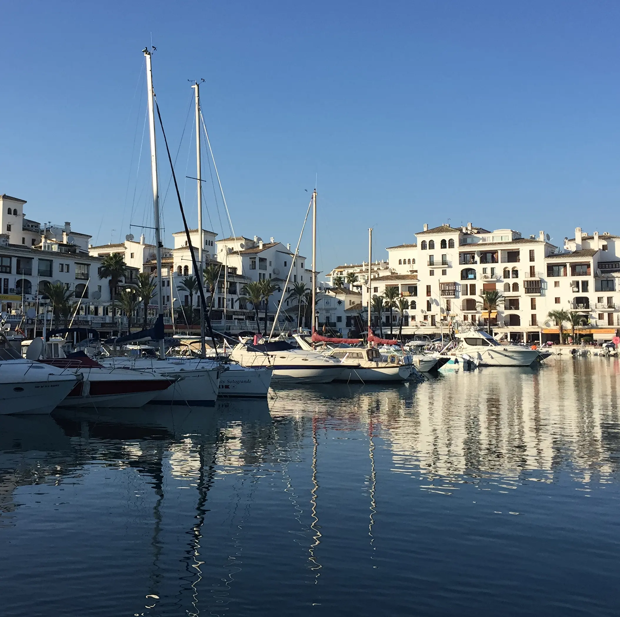 Puerto de la Duquesa (5km) - This charming port is full of attractions - go sailing or fishing, taste great wine and food, or go dance to latino music in the evening