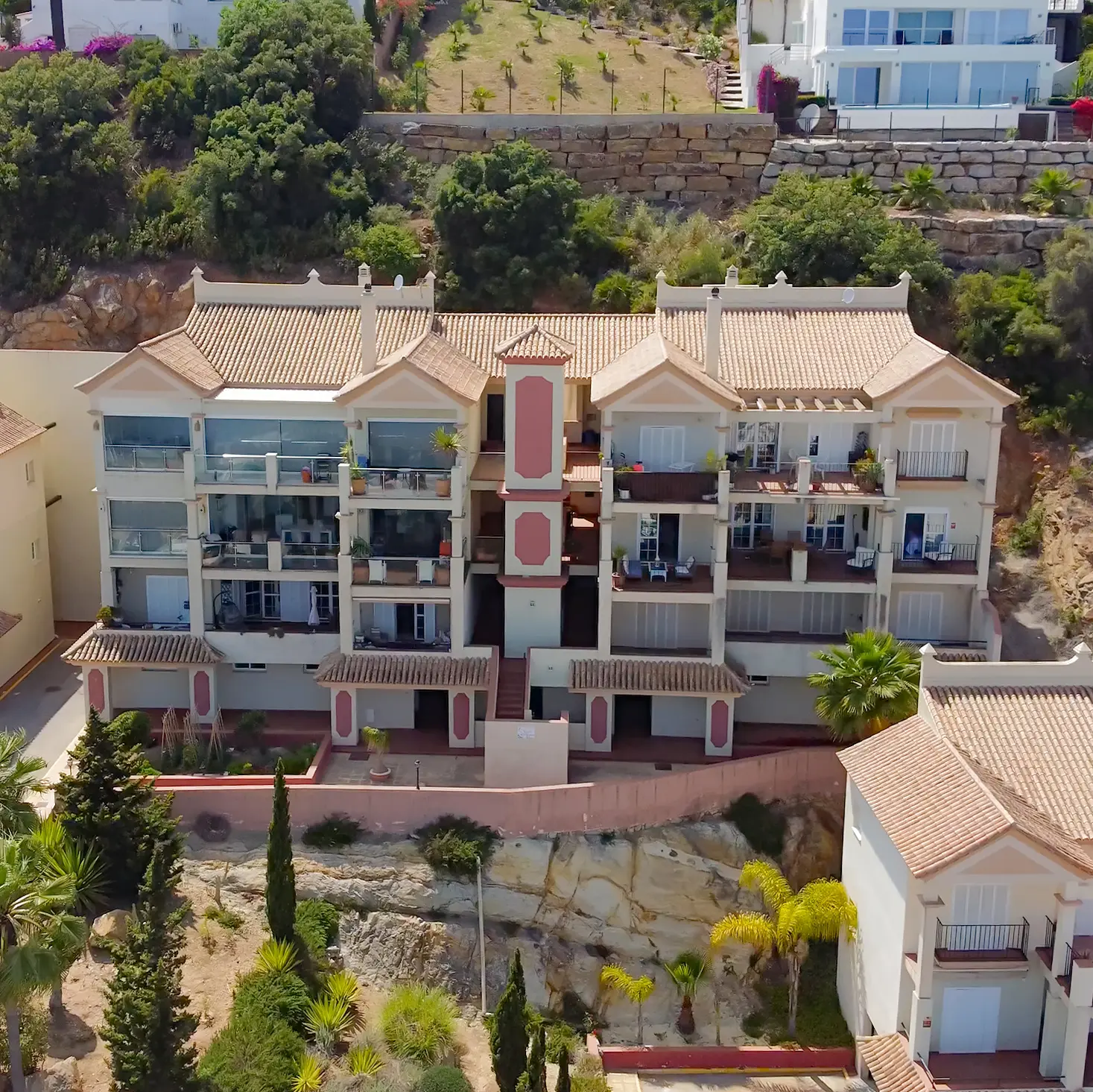 Residential estate - It's a very calm neighbourhood. Expect to see only but a few locals, noone to disturb you during your stay.